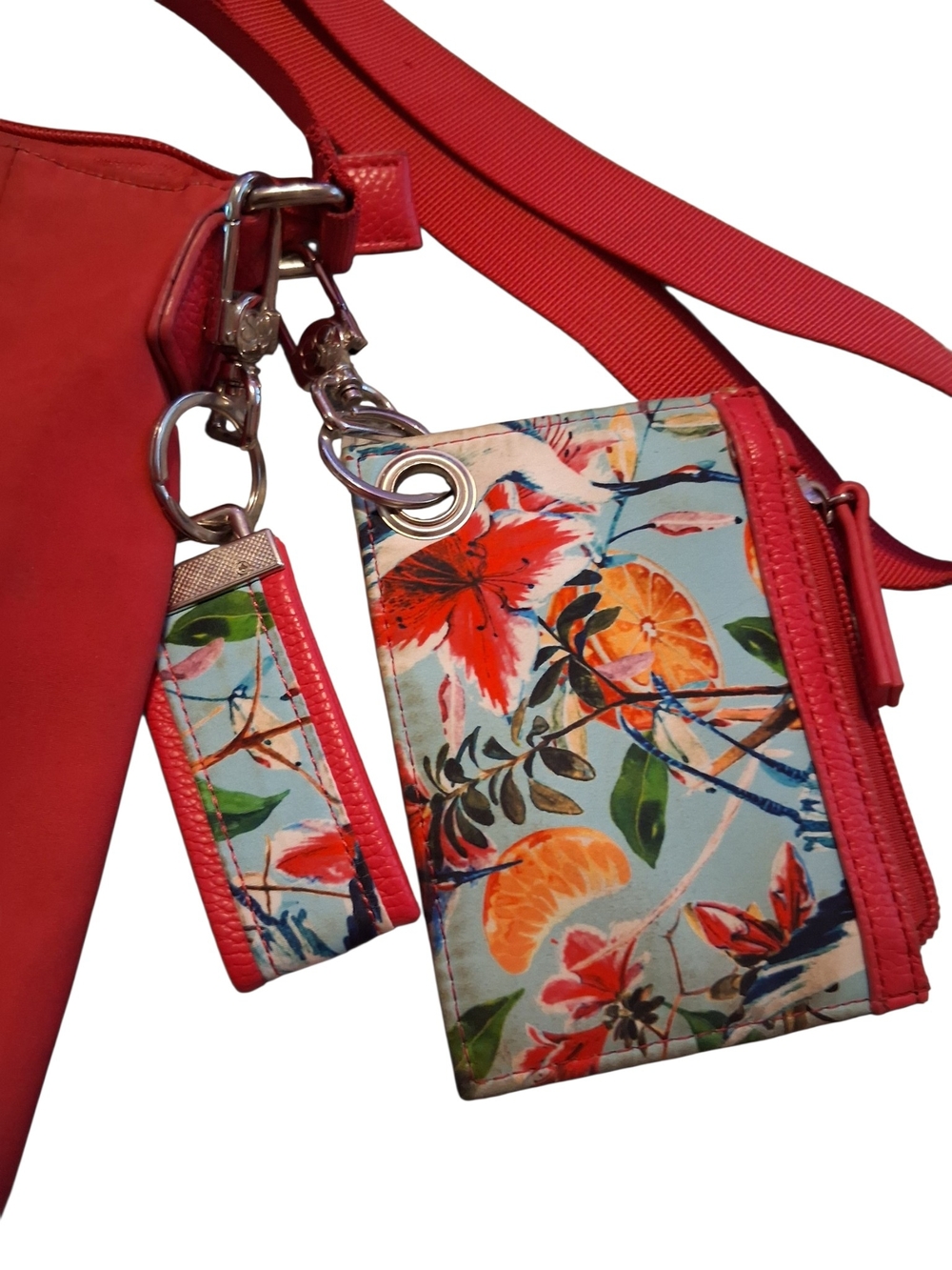 Samantha Brown Hot Pink Crossbody Bag with Floral Wristlet And Fob - Picture 3 of 11